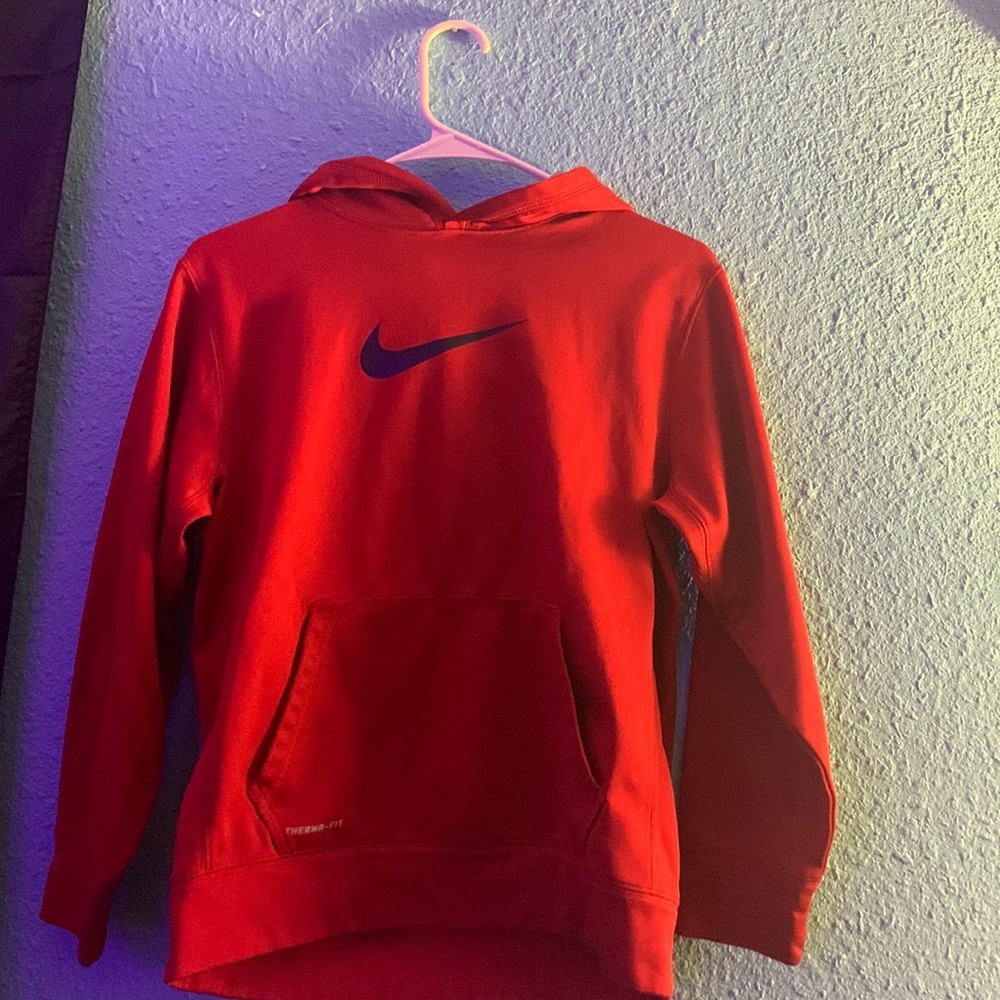 RED nike pullover therms fit sweatshirt